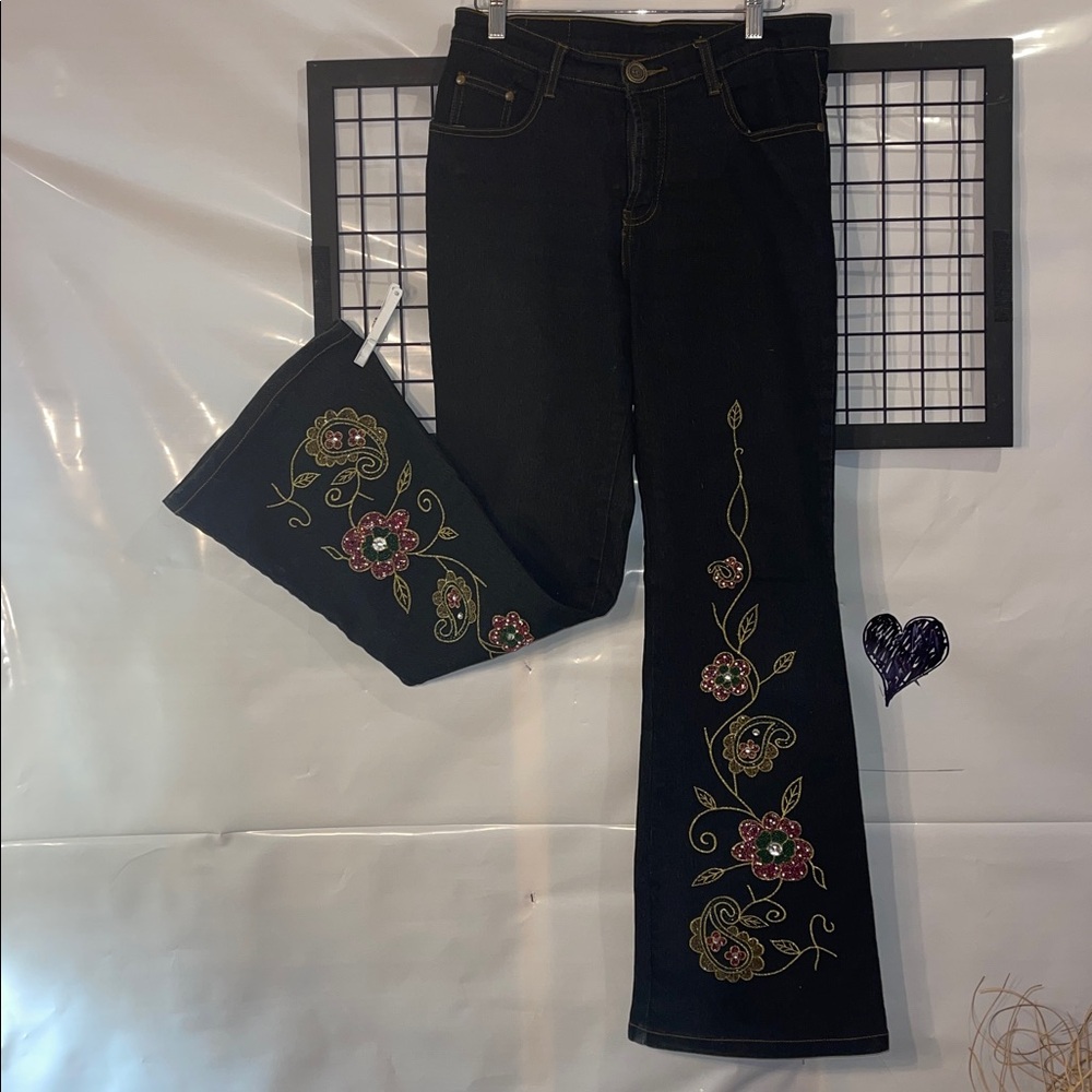 GT jeans - Floral Embroidered & beaded Flare Jeans with stretch
